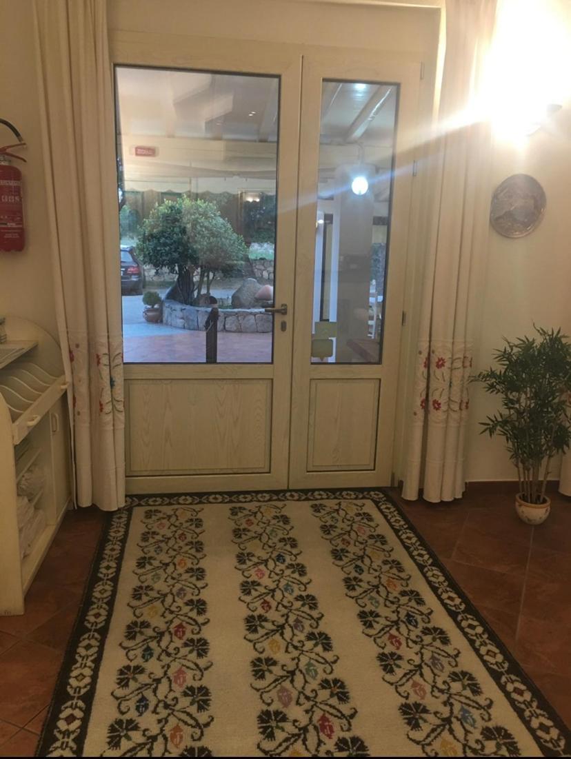 Hotel La Palma San Teodoro  Extérieur photo